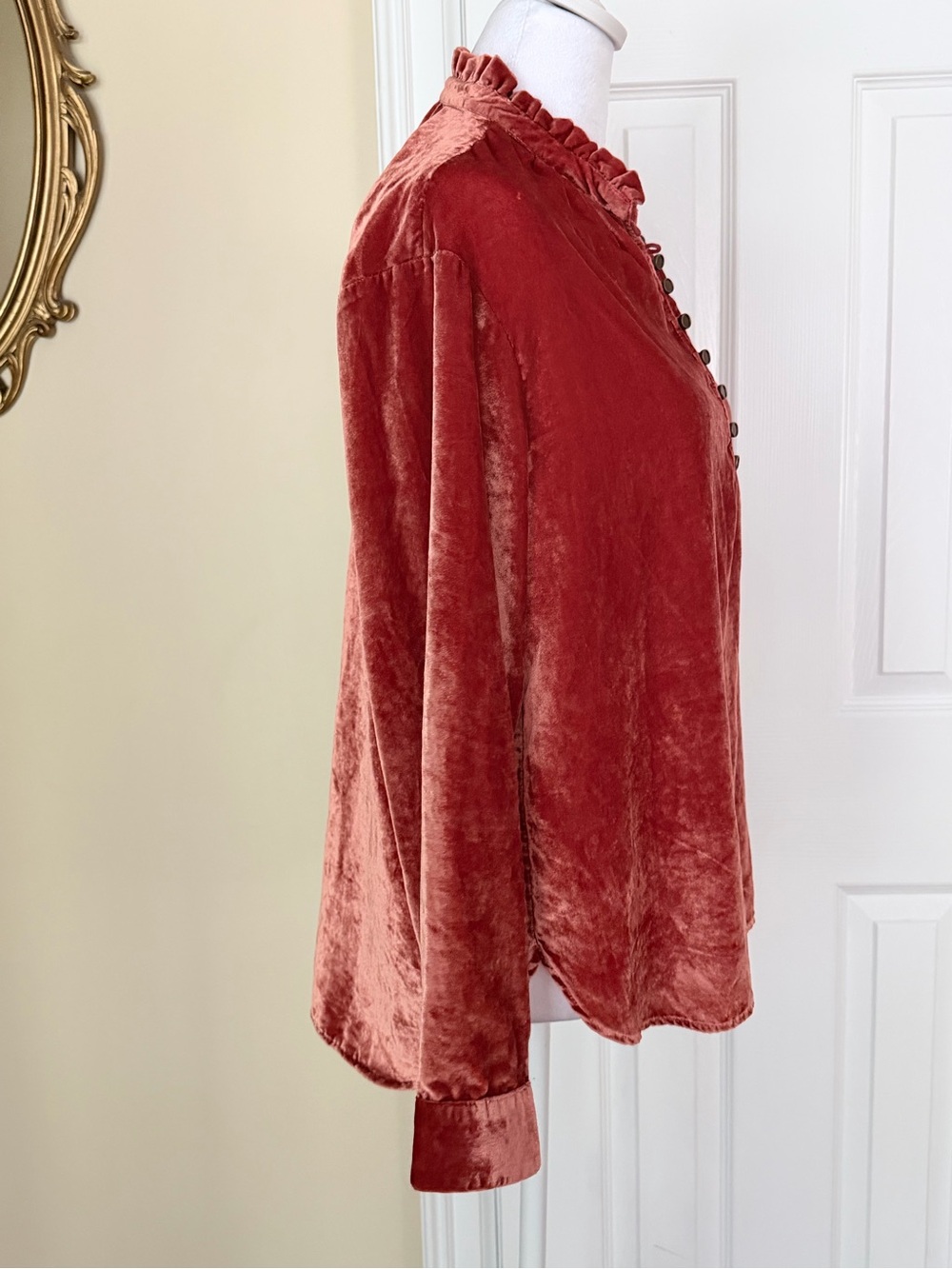 Anthropologie Kristianne Velvet Blouse in the burnt orange/rust Oversized Ruffle - Picture 3 of 10